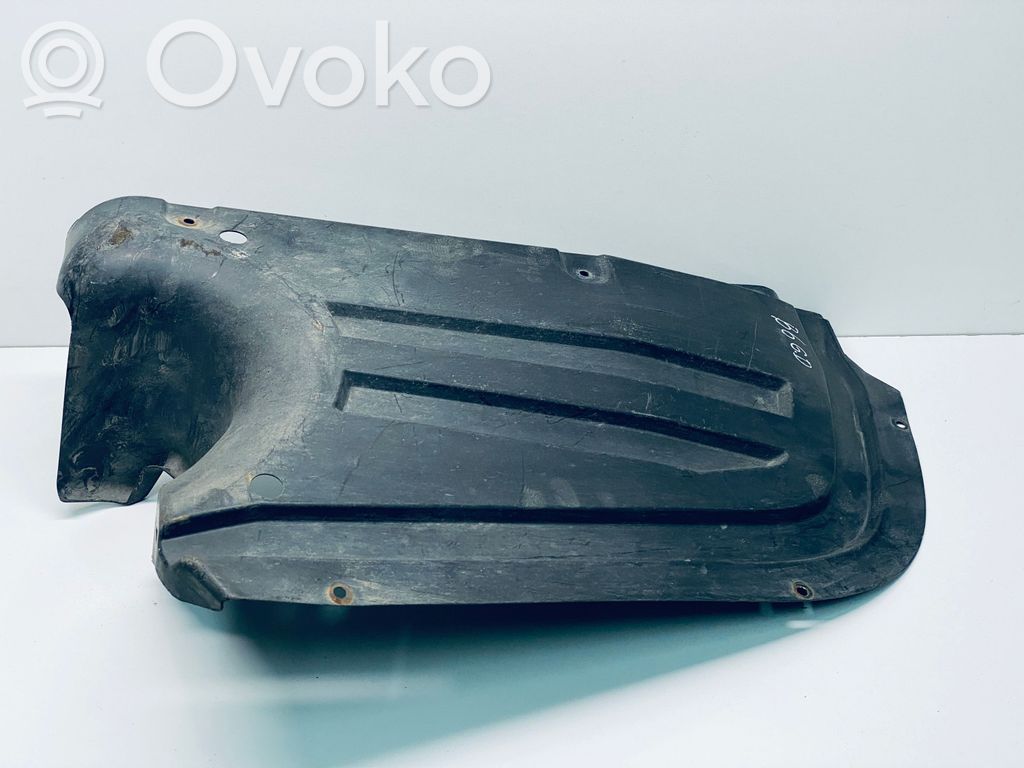 Volkswagen PASSAT B6 Osłona tylna podwozia pod zderzak 