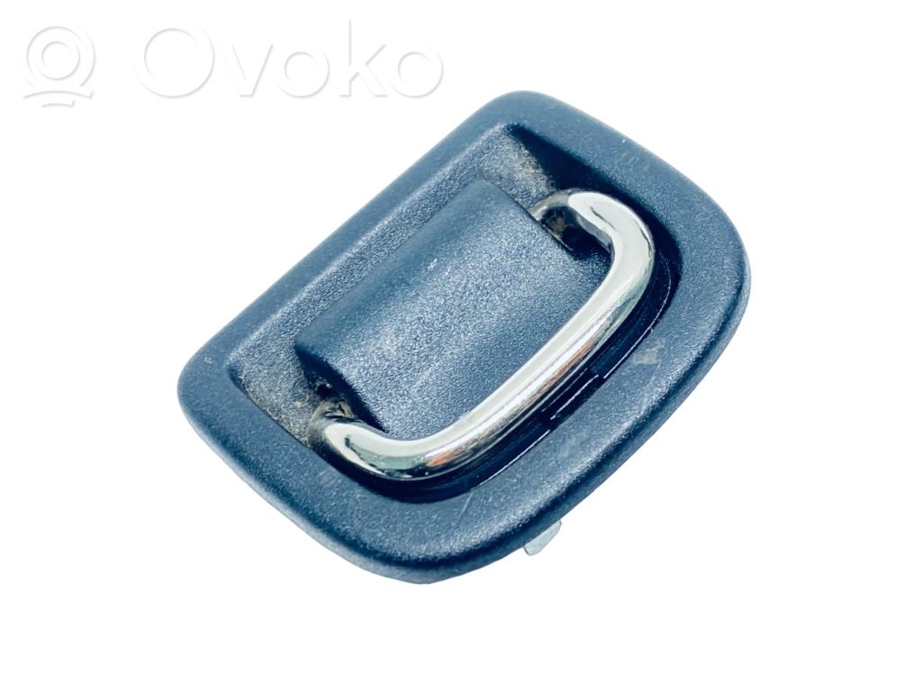 Volkswagen Golf VII Tie down hook / loop 