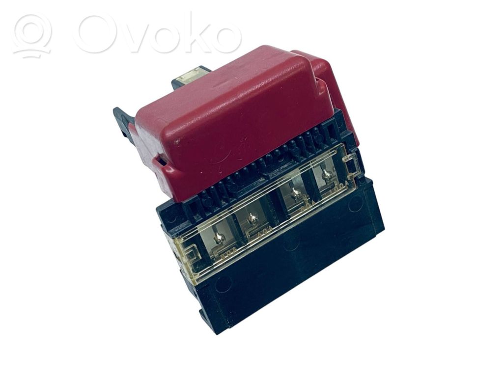 Muu moottoritilan osa   2438079908