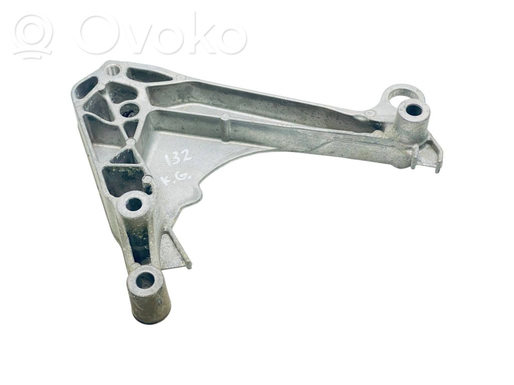 BMW i3 Engine mounting bracket 