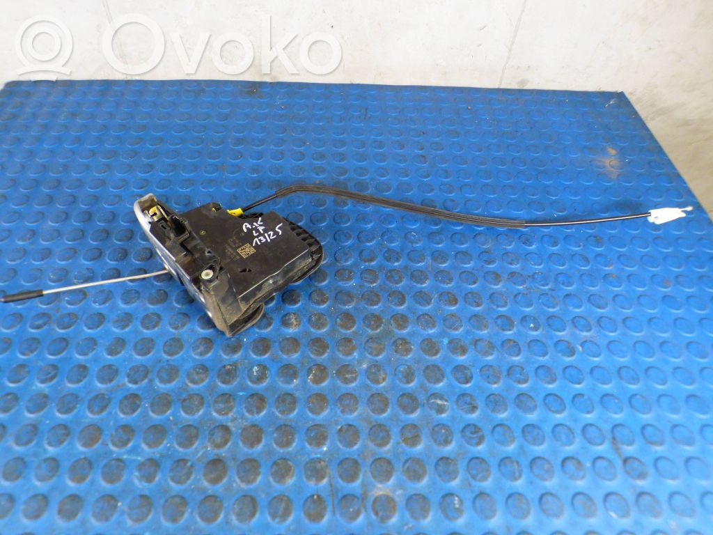 Opel Astra K Front door lock 