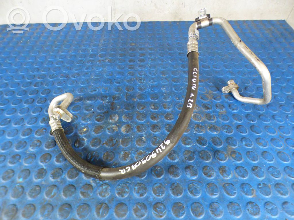 Renault Clio IV Ilmastointilaitteen putki (A/C) 