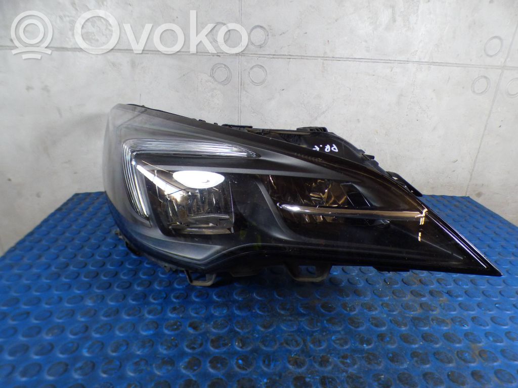 Opel Astra K Lampa przednia 
