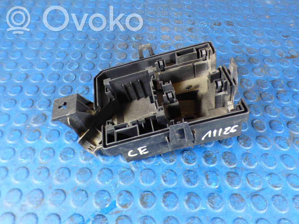 Opel Corsa E Fuse box cover 