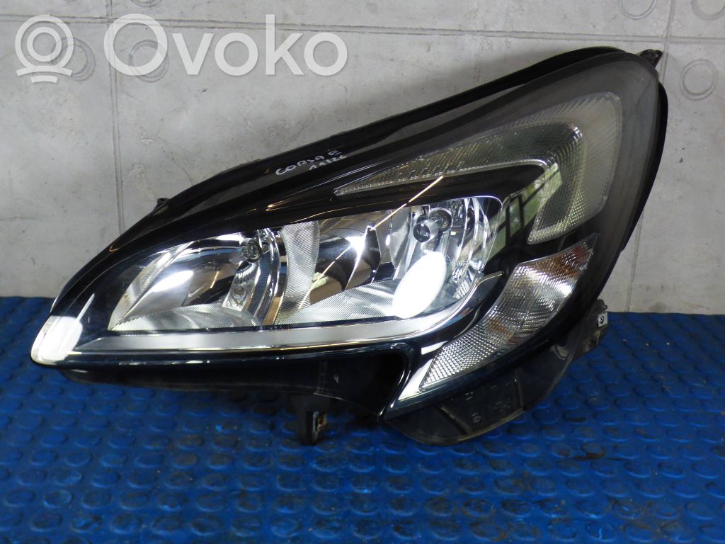 Opel Corsa E Headlight/headlamp 