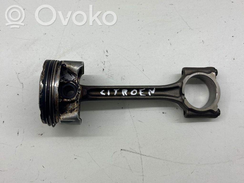 Piston with connecting rod