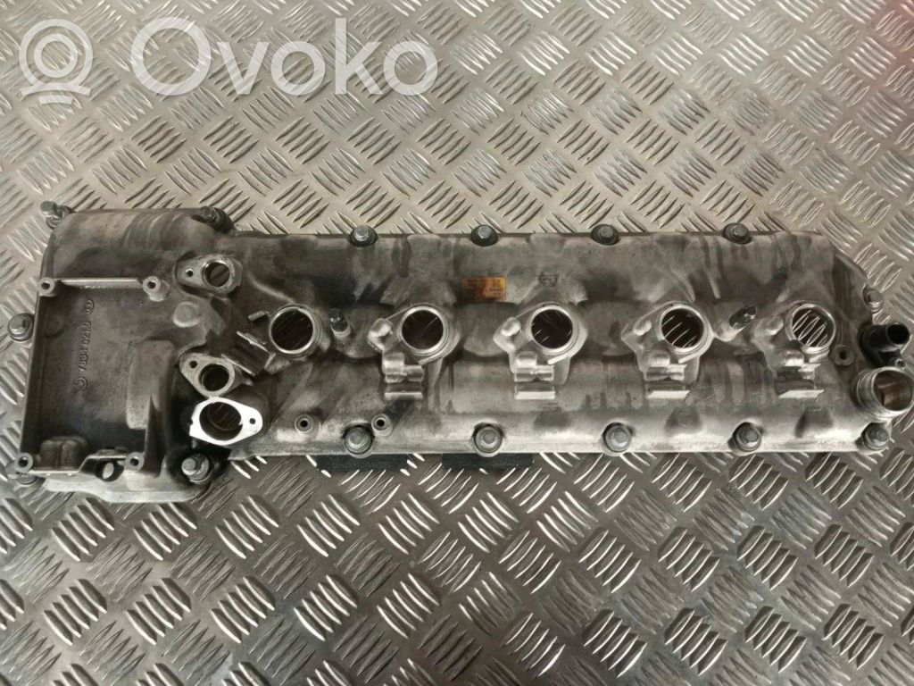 BMW M5 Kita variklio galvutės detalė 