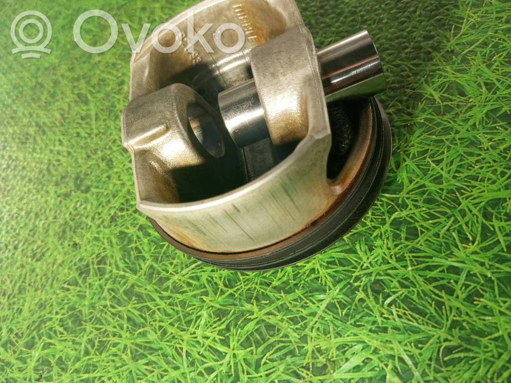 BMW M5 Piston 