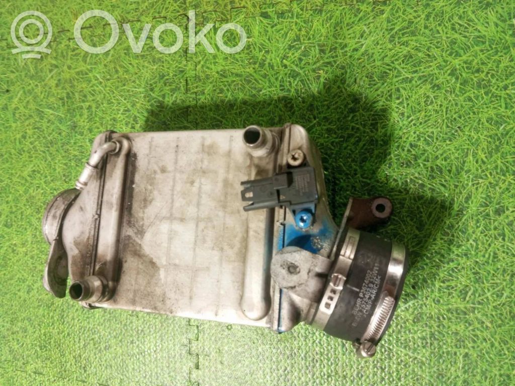 BMW X5M E70 Kita variklio detalė 