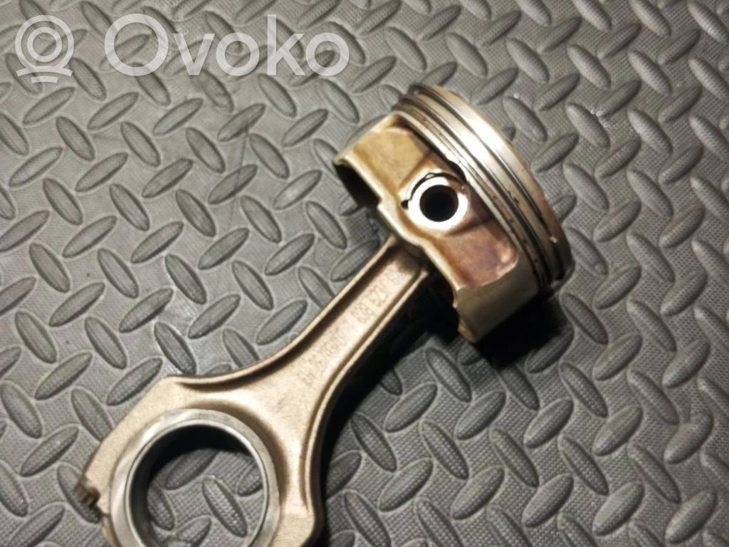 BMW M5 Piston 
