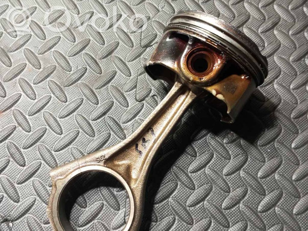 BMW X5M E70 Connecting rod/conrod 