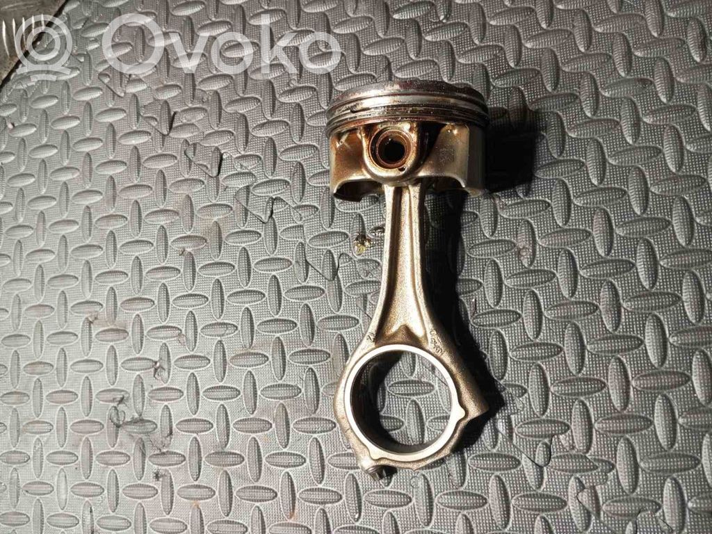 BMW X5M E70 Piston with connecting rod 