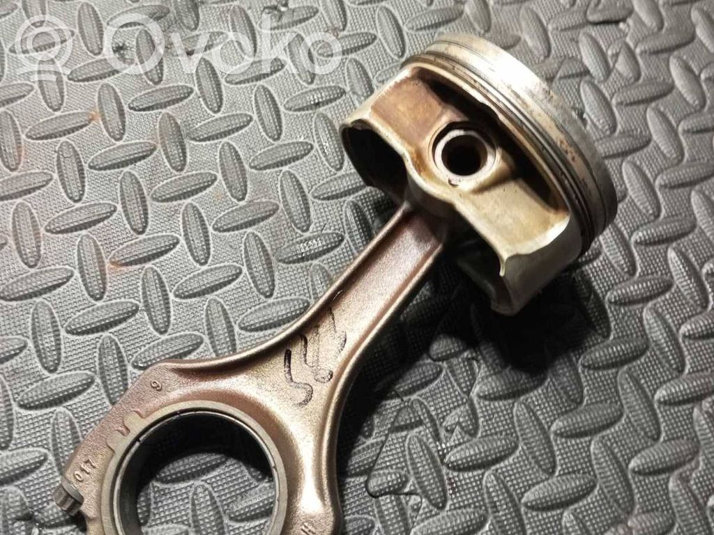BMW M5 Piston 