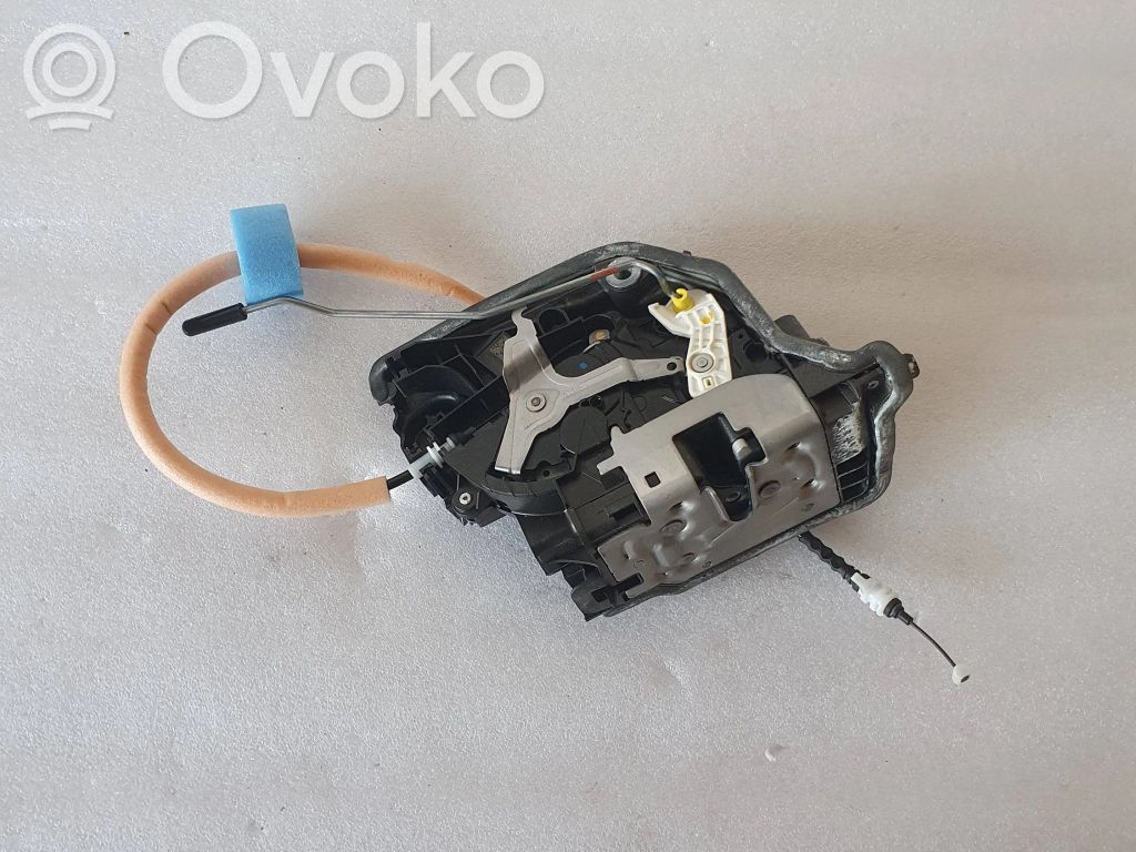 BMW 5 G30 G31 G38 Zamek drzwi tylnych 