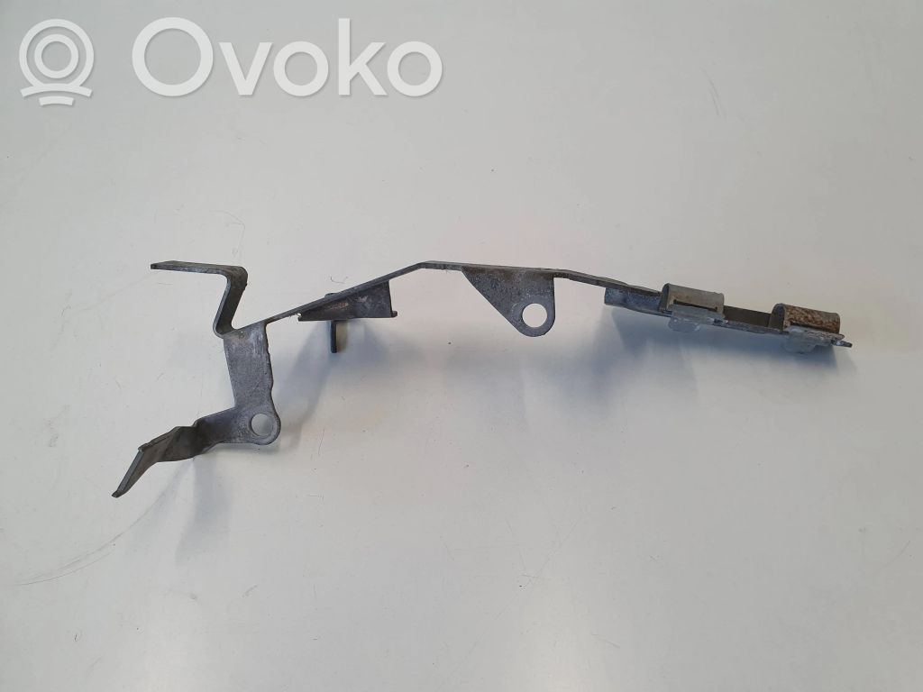 BMW 3 G20 G21 Kita variklio skyriaus detalė 