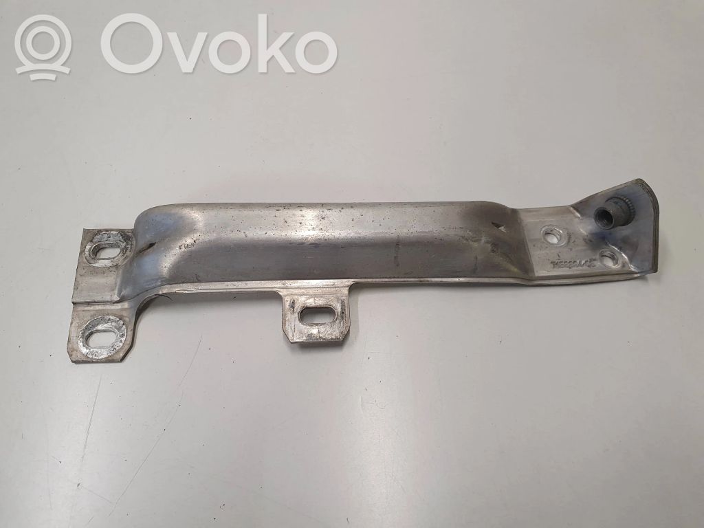BMW 5 F10 F11 Inne części komory silnika 