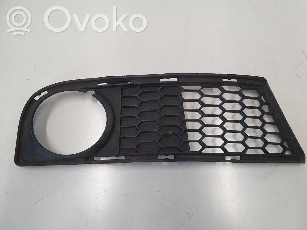 BMW 1 E82 E88 Etusumuvalon ritilä 