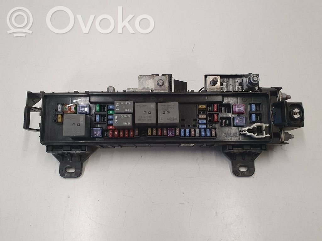Tesla Model S Sulakemoduuli 