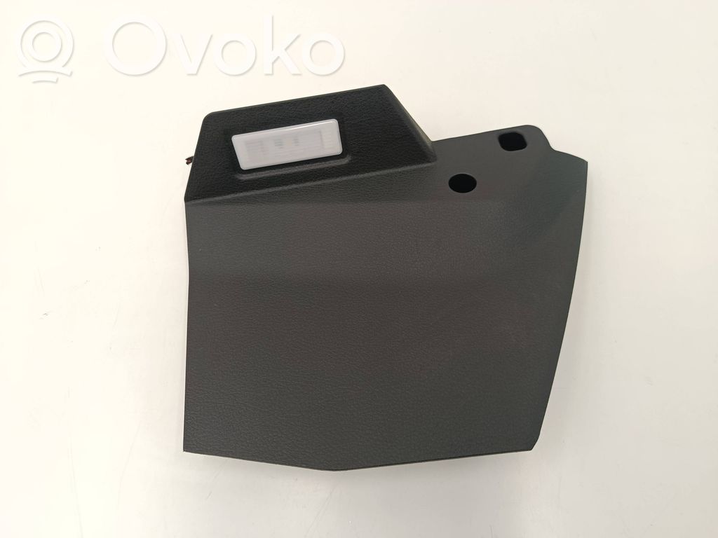 BMW 2 F46 Kita salono detalė 