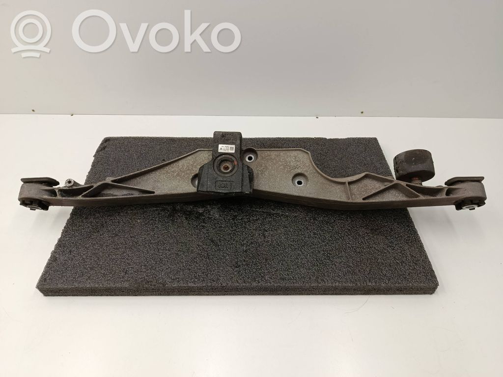 BMW 2 F46 Rear differential/diff mount bracket 