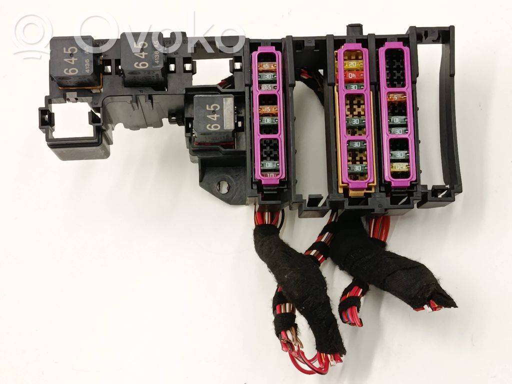 Audi Q5 SQ5 8R Fuse module 