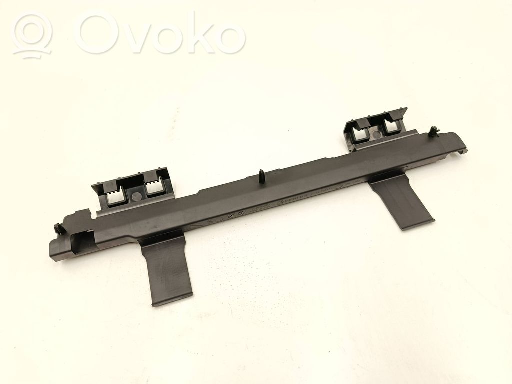 BMW 5 G30 G31 G38 Kita salono detalė 