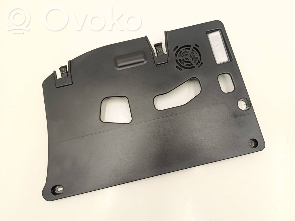 BMW 2 F46 Element deski rozdzielczej / dół 