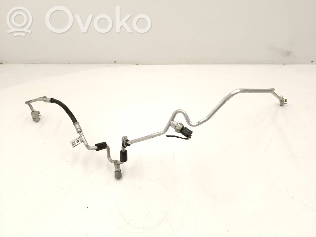 BMW 2 F46 Ilmastointilaitteen putki (A/C) 