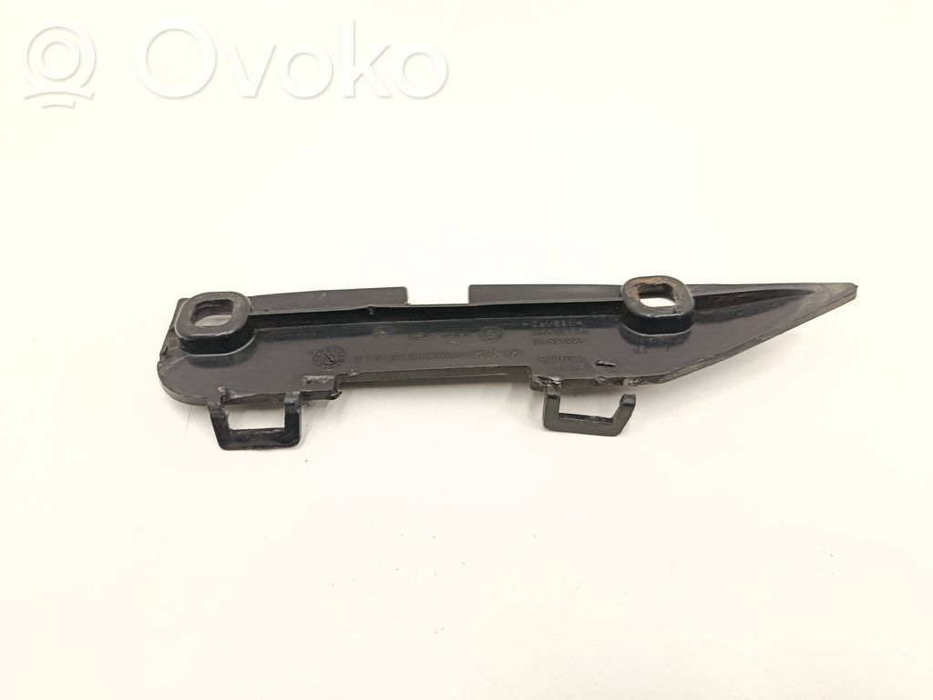 BMW 2 F46 Front bumper mounting bracket 