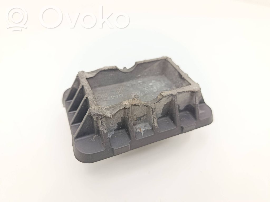 Jacking socket point   7169981