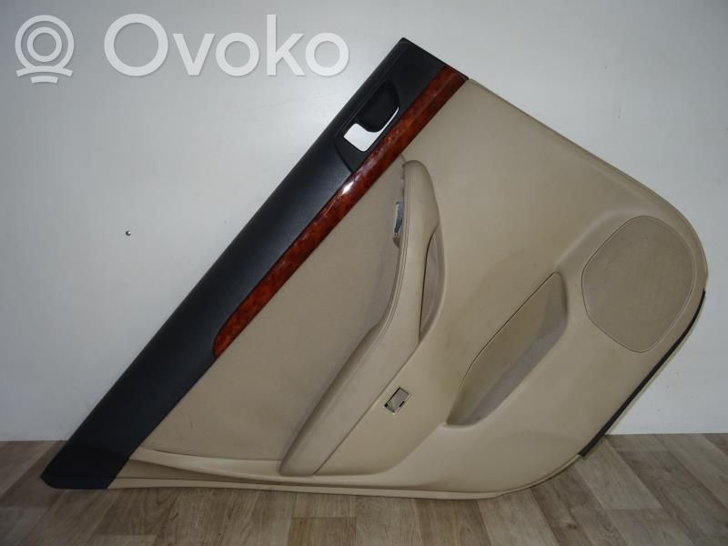 Toyota Avensis T250 Poszycie drzwi tylnych 