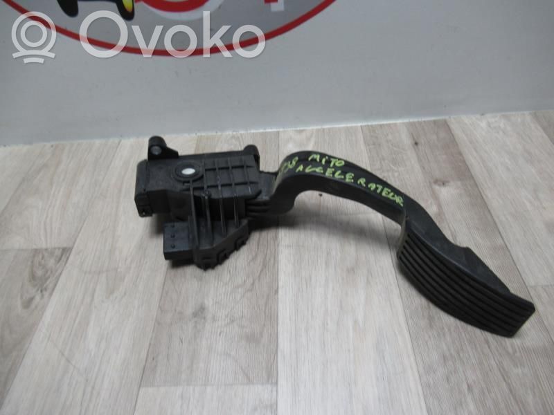 Accelerator pedal position sensor