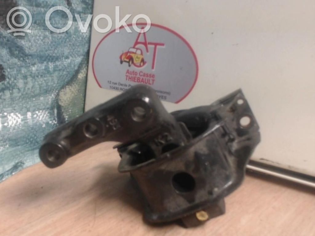 Citroen C3 Engine mount bracket 