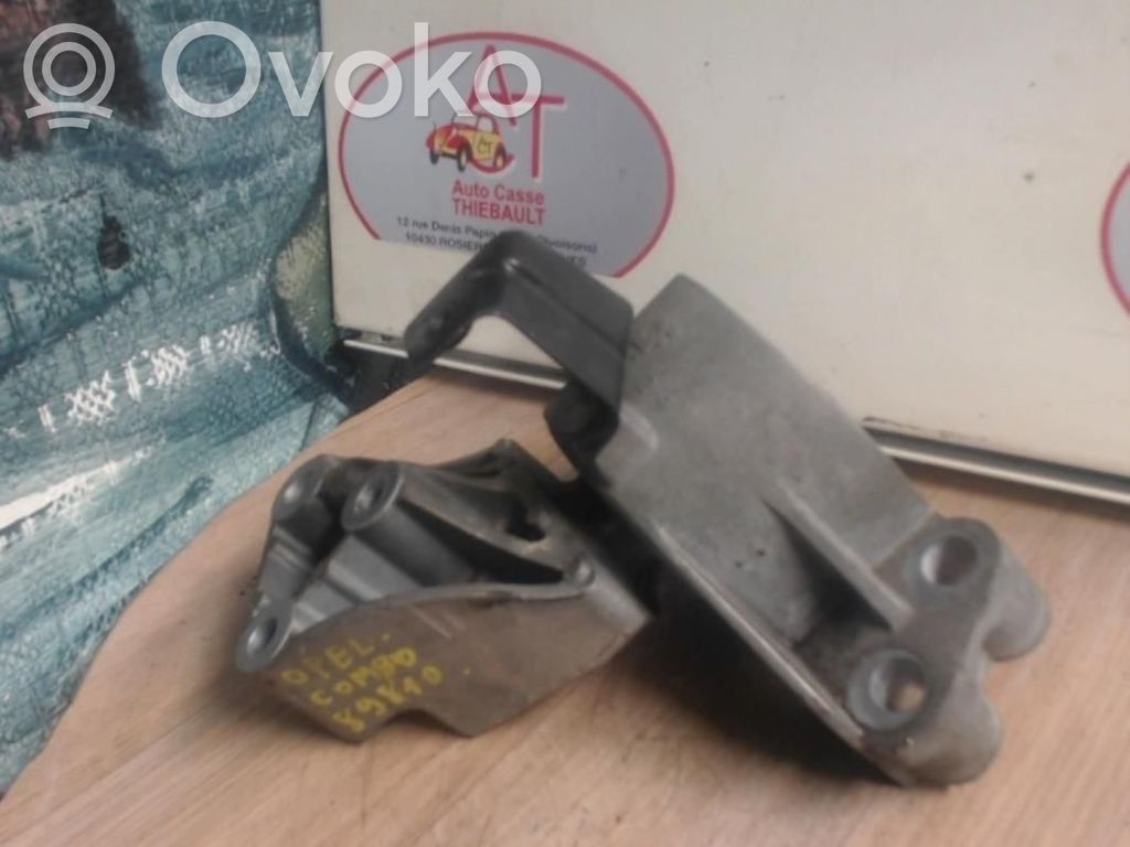 Opel Combo D Engine mount bracket 