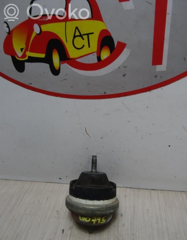Engine mount bracket