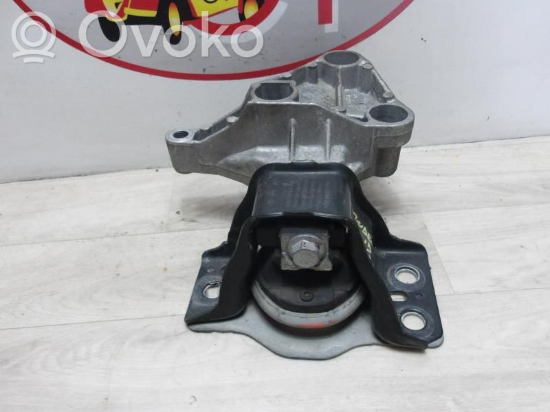 Engine mount bracket
