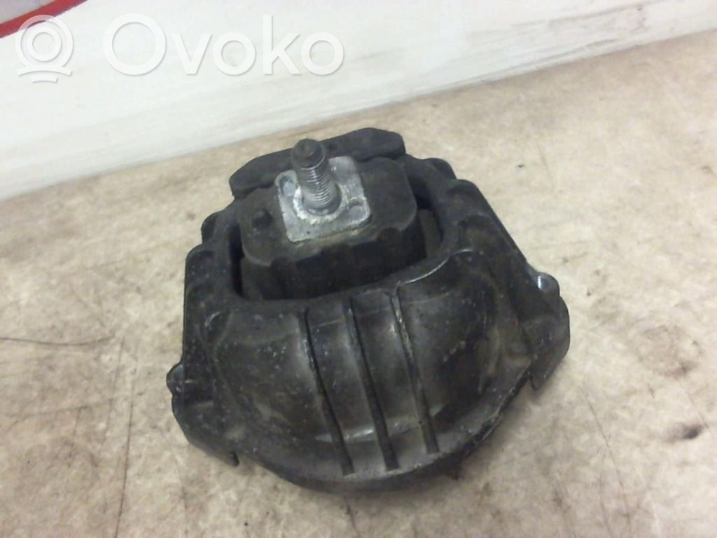 BMW 3 E90 E91 Engine mount bracket 