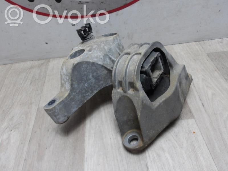 Engine mount bracket