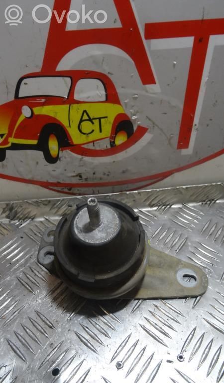 Engine mount bracket