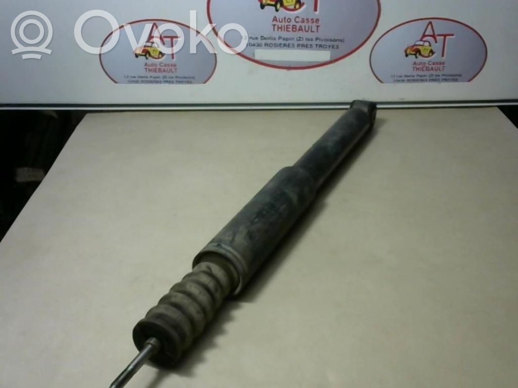 Aizmugurē amortizators   8200846629,8200846629