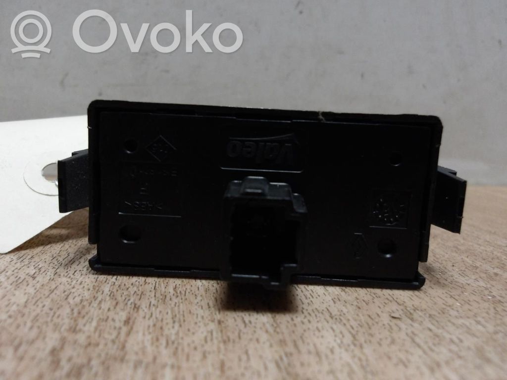 Botón interruptor de luz de peligro   252105246R,252105246R
