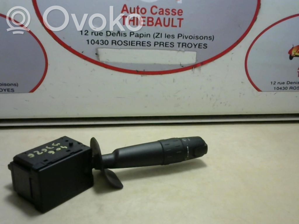 Peugeot 406 Boutons / interrupteurs volant 