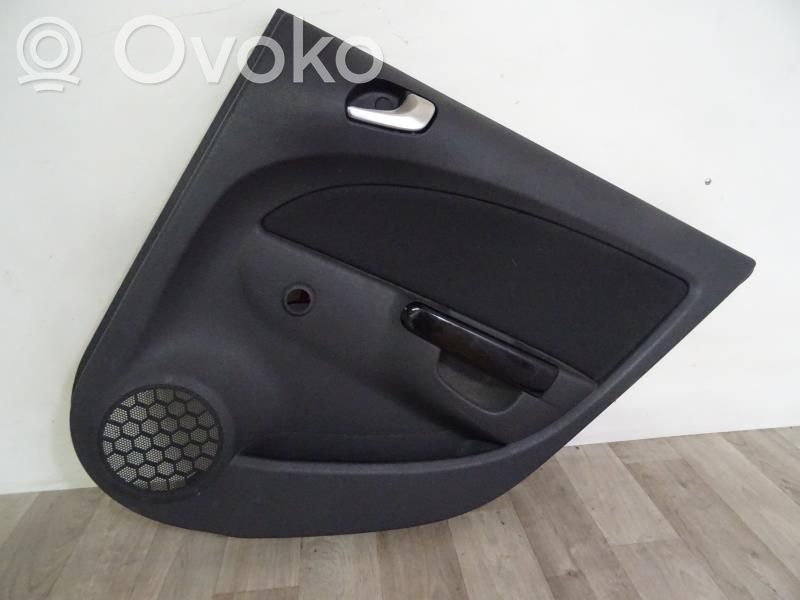 Opel Corsa D Aizmugurē apdare 