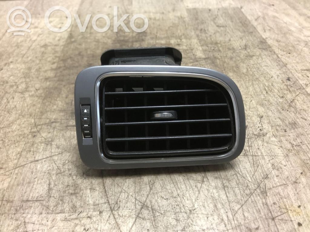 Volkswagen Polo V 6R Dysze / Kratki środkowego nawiewu deski rozdzielczej 