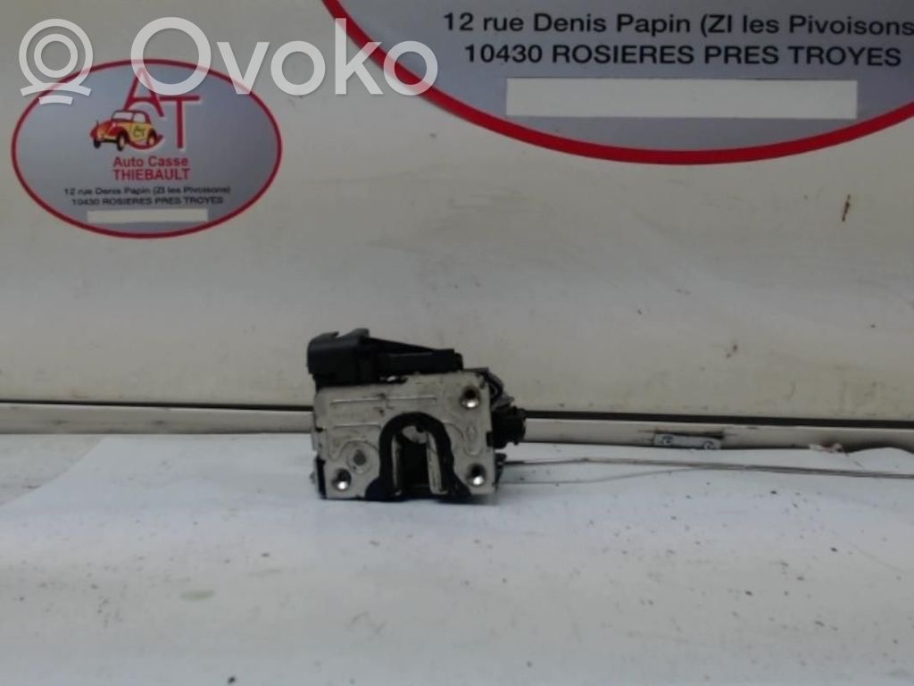 Dacia Duster Serratura portiera anteriore