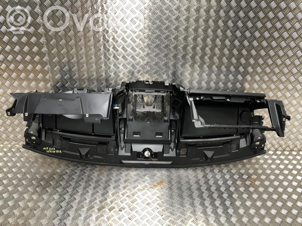 Mercedes-Benz Sprinter W906 Panel de instrumentos 
