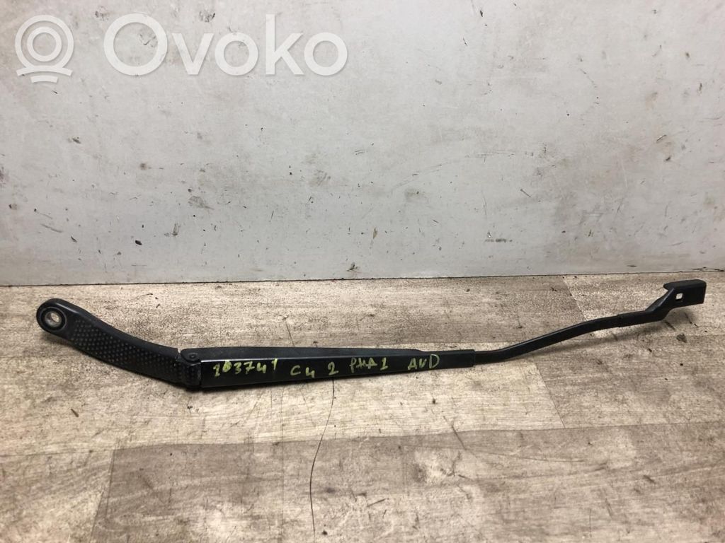 Citroen C4 II Front wiper blade arm 