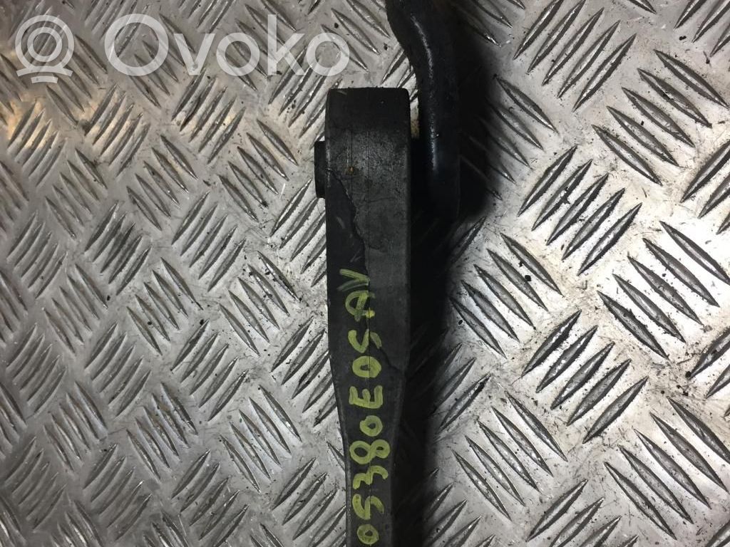 Engine mount bracket
