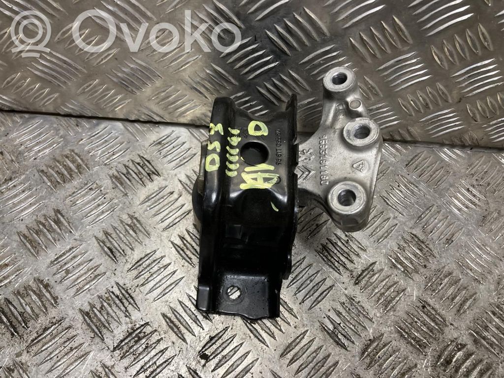 Citroen DS3 Engine mount bracket 