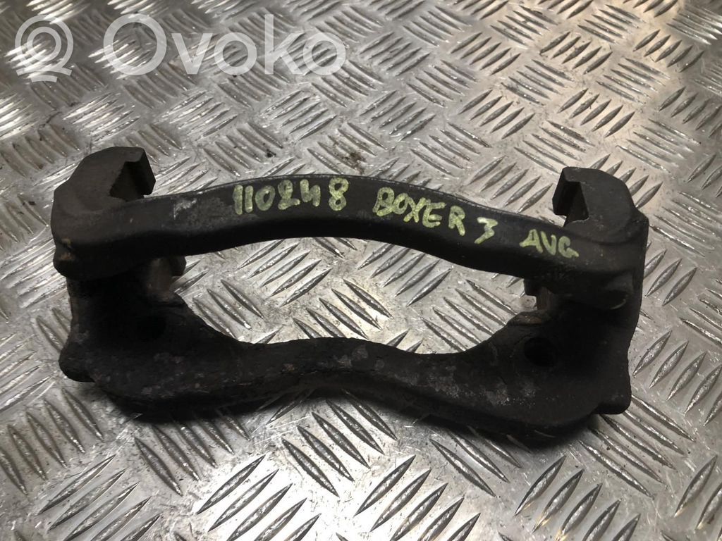 Peugeot Boxer Etujarrun jarrusatulan kannatin 